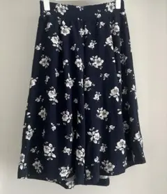 ハニーズ ガウチョパンツ 花柄 Mサイズ
