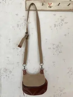 革製ショルダーバッグ