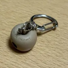 美品　非売品　ナンバーナイン　キーホルダー　ベージュ　一個