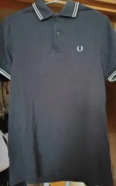 【値下げ】FRED PERRY ダークグレー ポロシャツ XS