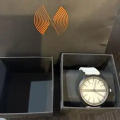 Armani Exchange アナログ時計 シルバー/ブラック