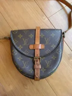 LOUIS VUITTON ルイヴィトン シャンティ
