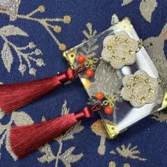 朱色の中華風ピアス