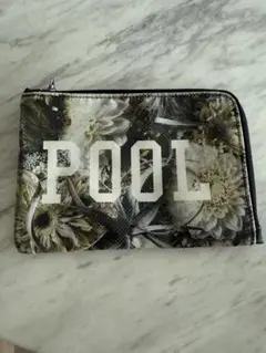 the POOL 花柄ポーチ