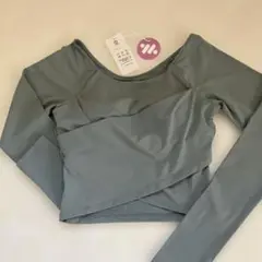YOMOMENT グレーの長袖クロップドトップ Sサイズ