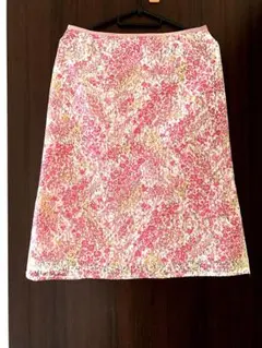 【美品】ピンク花柄タイトスカート ひざ丈 ピンク系 日本製