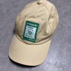 adidas×Disney コラボKERMIT キャップ ベージュ