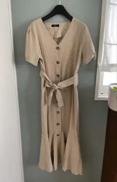 ベージュ ワンピース　マーメイド