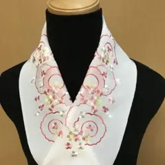刺繍半衿 花枠に梅の花びらが散りばめられた柄カラータイプ❣️現品限り❣️
