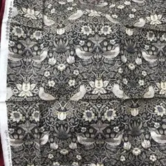新品 ウィリアムモリス 綿100% カット生地 110×50cm いちご泥棒