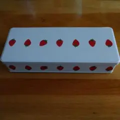 彩果の宝石　空き缶　イチゴ柄
