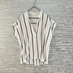 アーヴェヴェ ✨スタンダード ホワイトストライプ 半袖シャツ　トップス