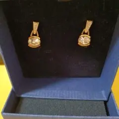 Swarovski ピアス　ゴールド　付属品なし