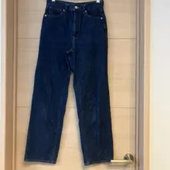 ダークブルー ストレートデニム　sサイズ　GU