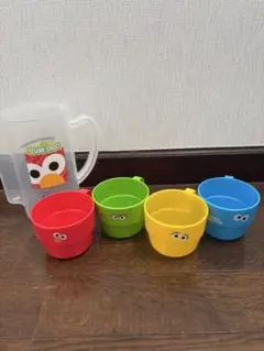 エルモ カップ4個とピッチャー セット