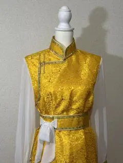 美品★モンゴル民族衣装 女性用デール 赤紫 裏地中綿キルティング　冬用 帯付き！ 美品☆モンゴル民族衣装 女性用デール 赤紫 裏地中綿