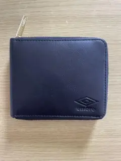 美品！！umbro 黒 二つ折り財布