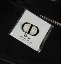 新品未使用ブラック dior ディオールノベルティロゴブローチ