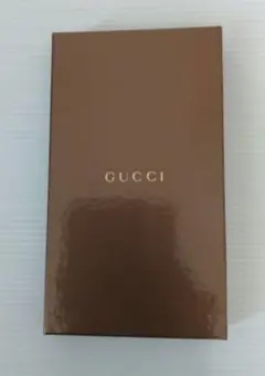 GUCCI直営店ショップ箱