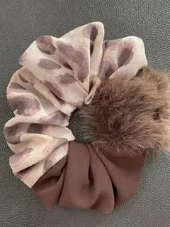 ブラウンベージュレオパファーシュシュ