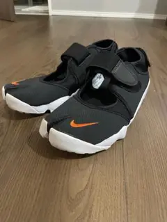 NIKE エアリフト