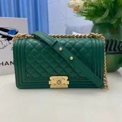 CHANEL グリーン ショルダーバッグ