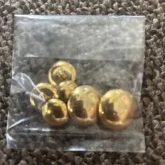 金ボタン
