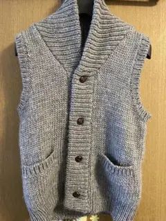 グレーのショールカラーベスト