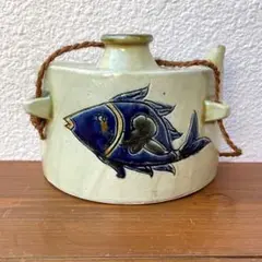 陶器製 魚モチーフ ティーポット抱瓶「上江洲茂生」 陶器製 魚モチーフ ティーポット抱瓶「上江洲茂生」 2025年最新