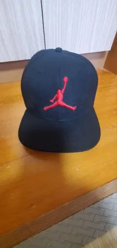 Jordan 黒 赤ジャンプマンキャップ