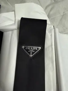 PRADA 三角 ギャバジン プレート ロゴ ネクタイ ほぼ新品 正規 希少 PRADA(プラダ) 三角ロゴプレート ギャバジンネクタイUCR77 S202