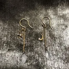 Jouete 星と月のピアス ムーンストーン
