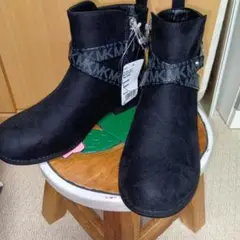 マイケルコースMICHAEL　KORSレディースショートブーツタグ付き新品未使用