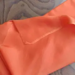 旭化成ベンベルグ ハギレ　オレンジ赤巾92cm✕3m＋α