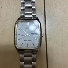 シチズンQQクォーツ　スクエア　ホワイトカレンダー