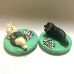 コンコンブル　うとうと読書うさぎ　ごろ寝　黒猫