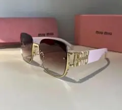 MIU MIU スクエア型サングラス