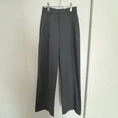 UNIQLO タックワイドパンツ