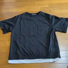 新品未使用です☆Tシャツ 黒色 ポケット付き