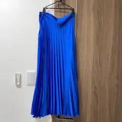 ZARA ブルーサテンプリーツスカート