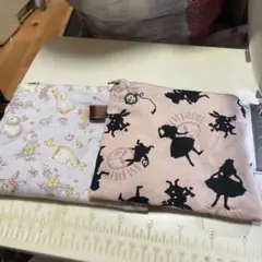 サイズバラバラ　ファスナーポーチ２個組