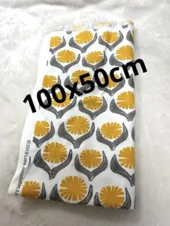 【最終値下げ】 ハンドメイド素材　生地　(110＊50cm) 花柄綿生地