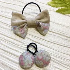 お買い得♡お揃い　リバティ　苺チャーム付ダブルリボン　くるみボタン　3個セット