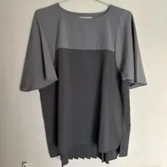 レディース　トップス　背面プリーツ