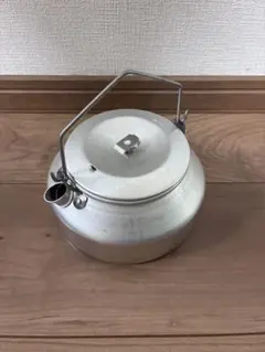 トランギア　アルミケトル　0.９L 焚き火ケトル　アウトドア用品　キャンプ用品
