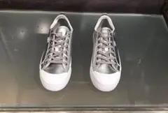UGG メタリックスニーカー シルバー