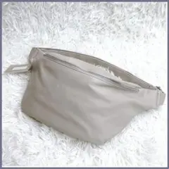 新品タグ付き✨ スプルス ボディバッグ ケントPUボディバッグ レディース