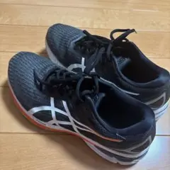 アシックススニーカー