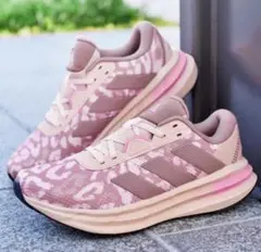 ヒョウ柄 adidas GALAXY 7