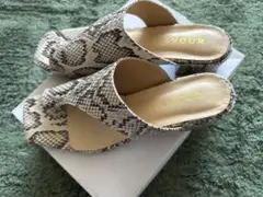 オープントゥ スクエアトングサンダル